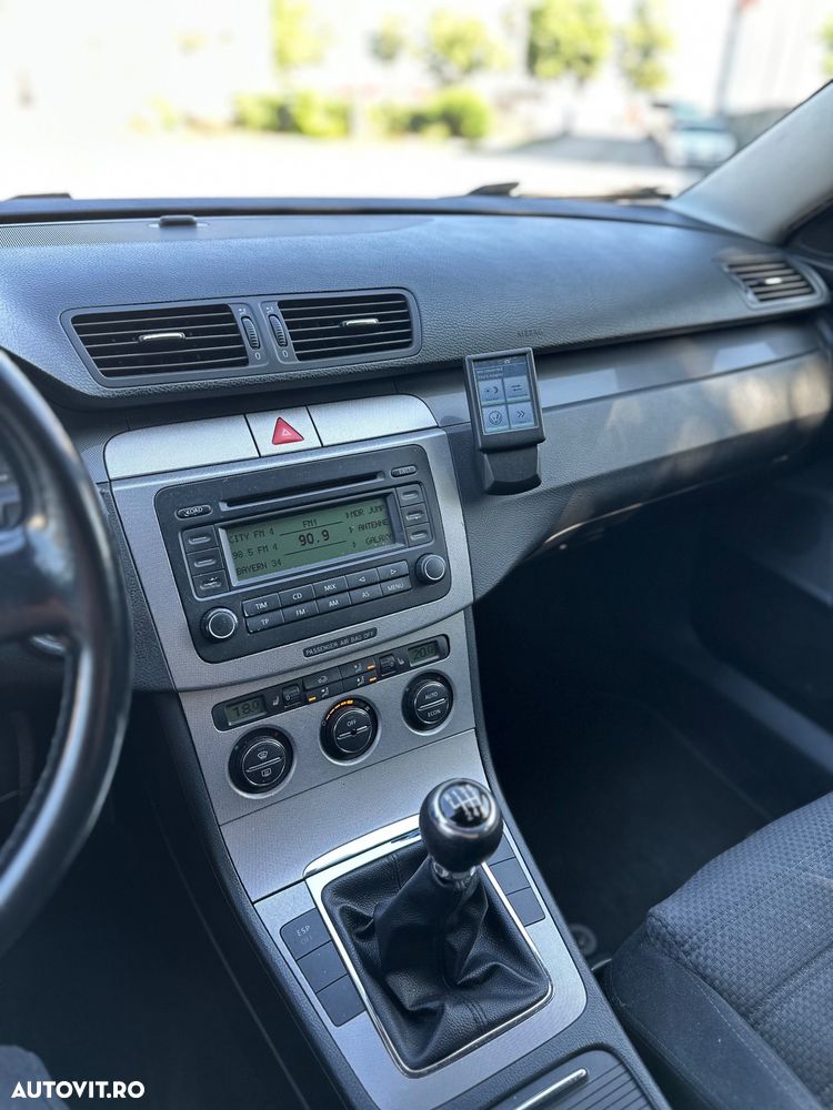 Volkswagen Passat 2.0 Blue TDI SCR Comfortline - 6