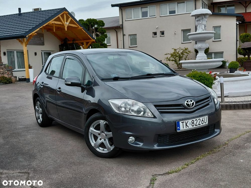 Toyota Auris 2.0 D-4D - 2
