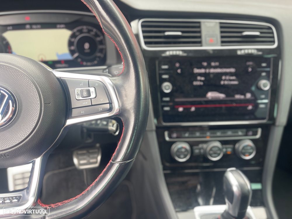 Volkswagen Golf GTI 2.0 TSI OPF DSG Performance — fotografia 16