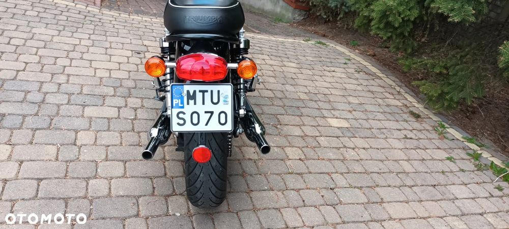 Triumph Bonneville - 11
