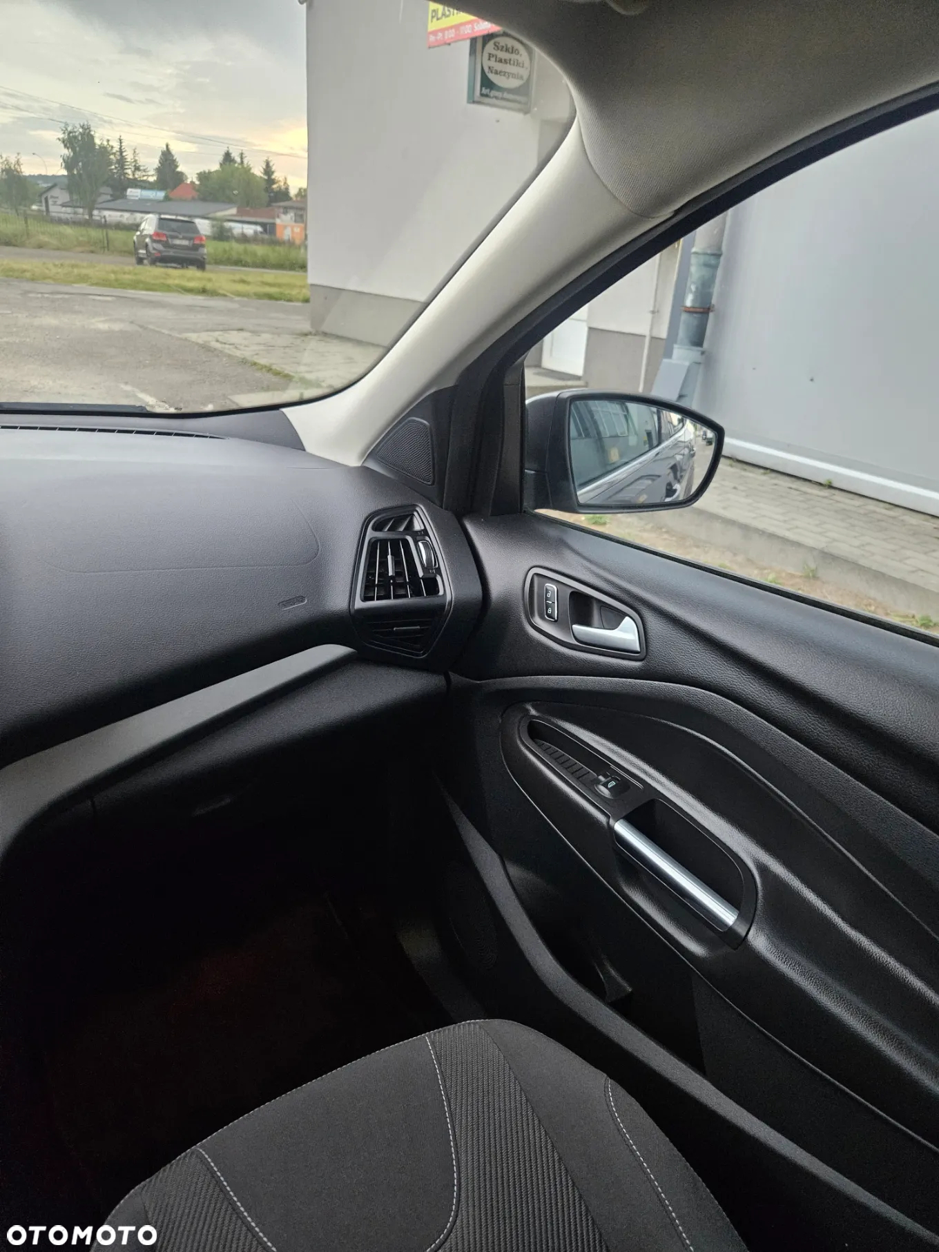 Ford Kuga - 27