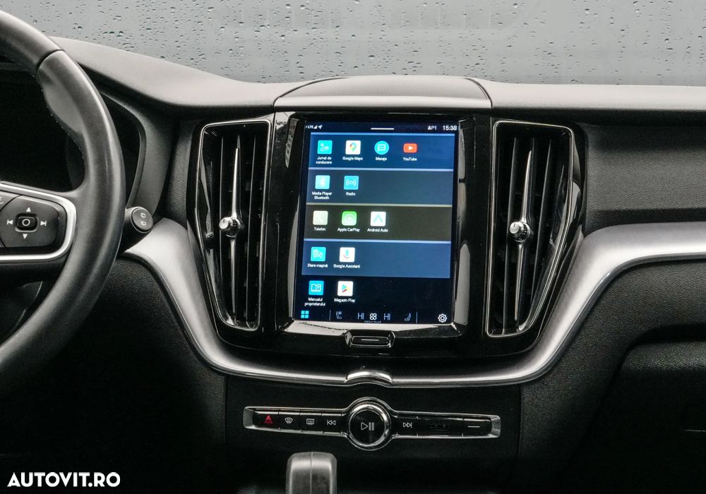 Volvo XC 60 B4 MHEV AT8 AWD Momentum Pro - 18