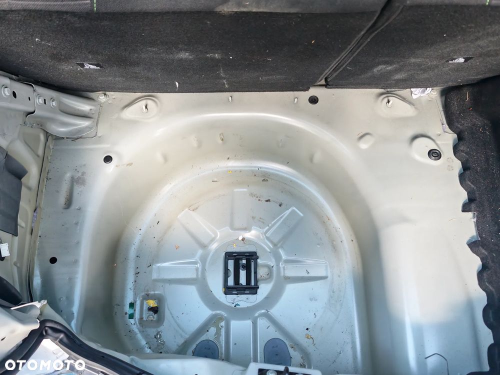 Peugeot 208 1.2 PureTech Active S&S EAT8 - 17