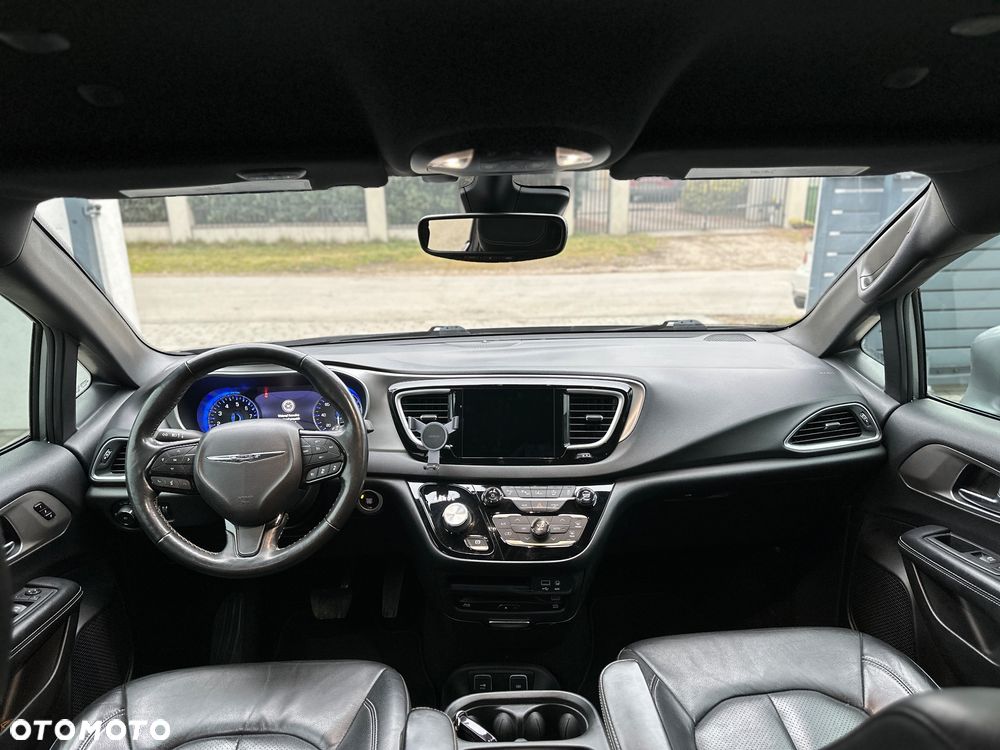 Chrysler Pacifica - 22