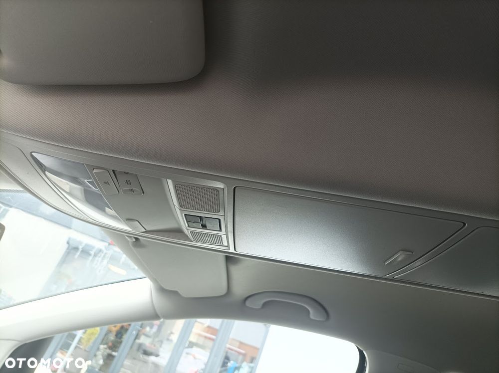 Volkswagen Touran 2.0 TDI DPF Comfortline - 13