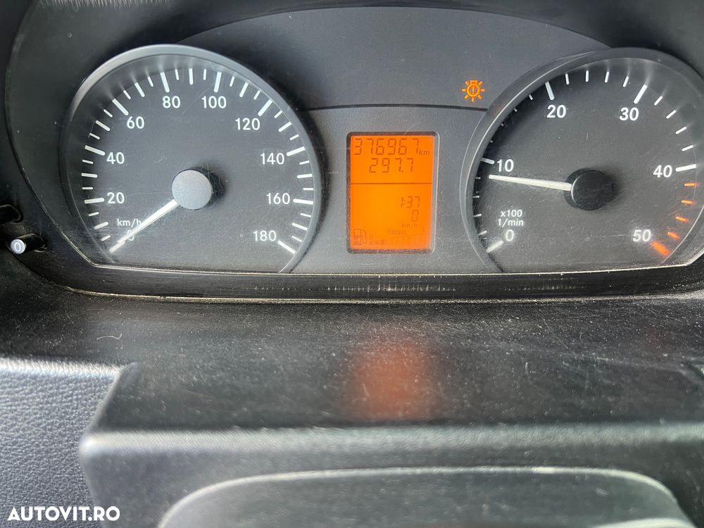 Mercedes-Benz Sprinter 906.211 - 9