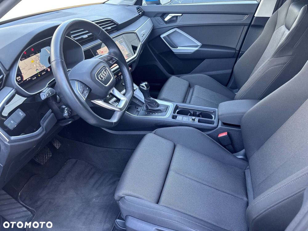 Audi Q3 - 17