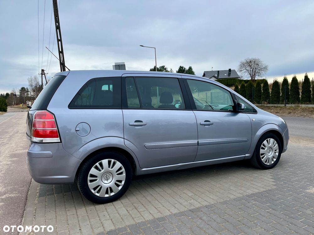 Opel Zafira - 23