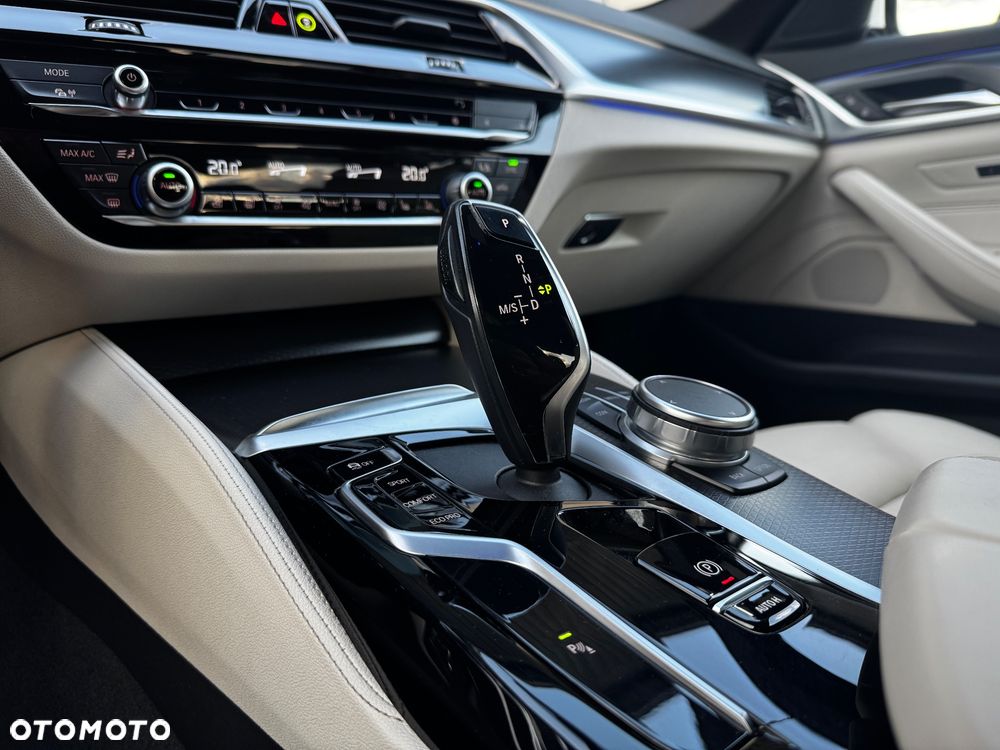 BMW Seria 5 520d xDrive MHEV M Sport sport - 22