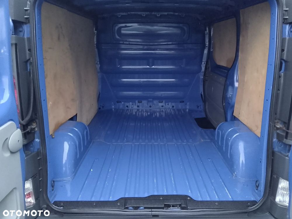 Opel Vivaro - 10