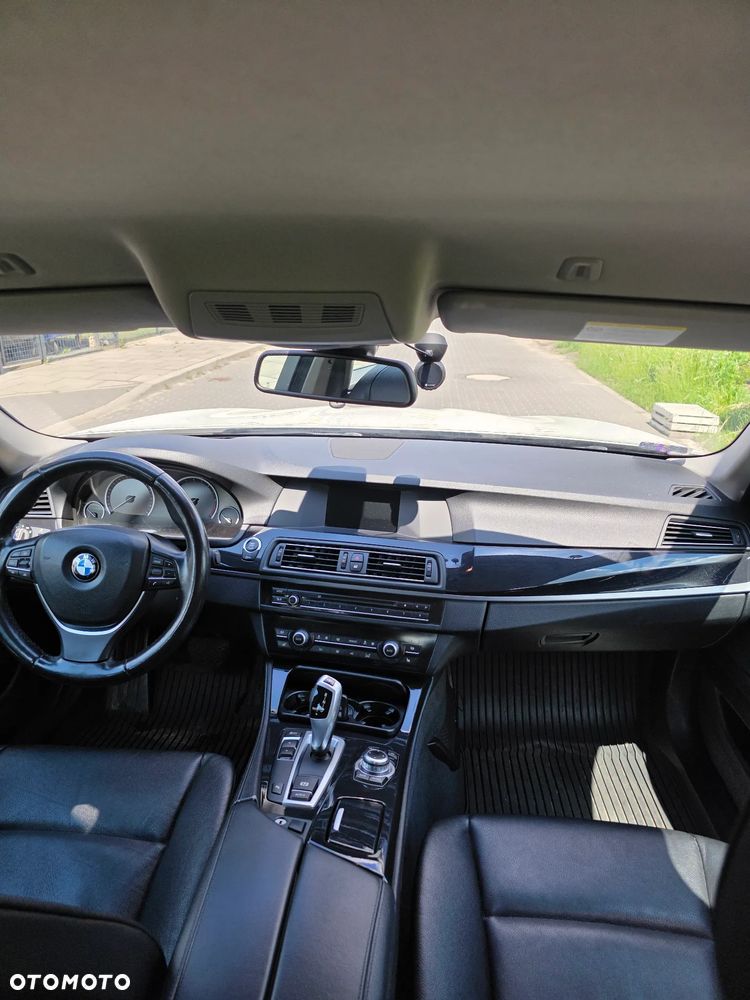 BMW Seria 5 520d Luxury Line - 9