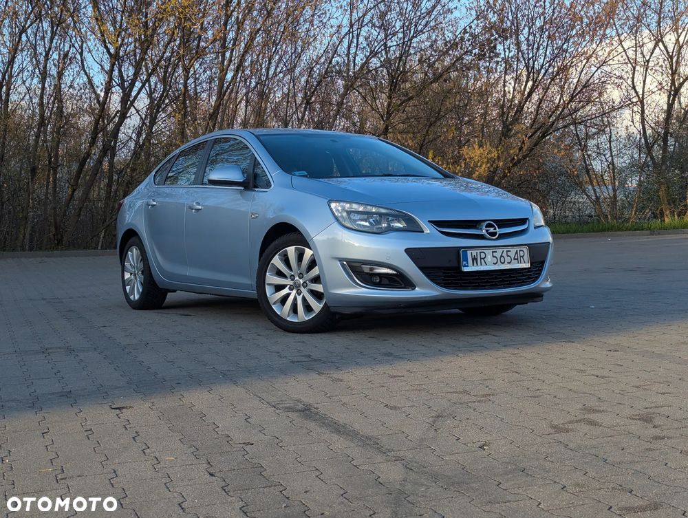 Opel Astra 1.6 Cosmo - 1