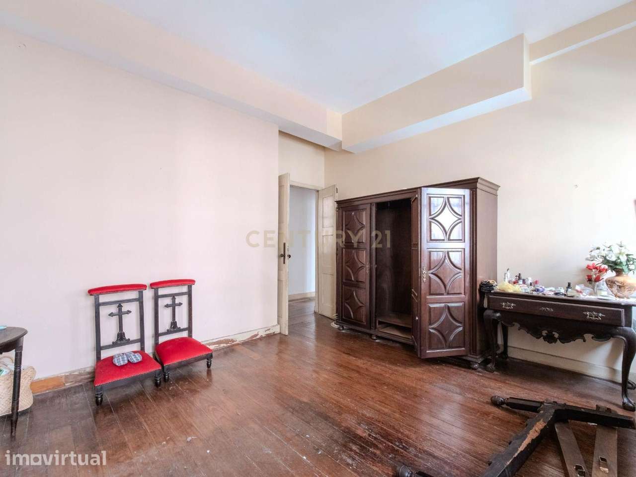 Apartamento T3 para remodelar | Possibilidade de 2 T1 | Centro do Port - Grande imagem: 5/15