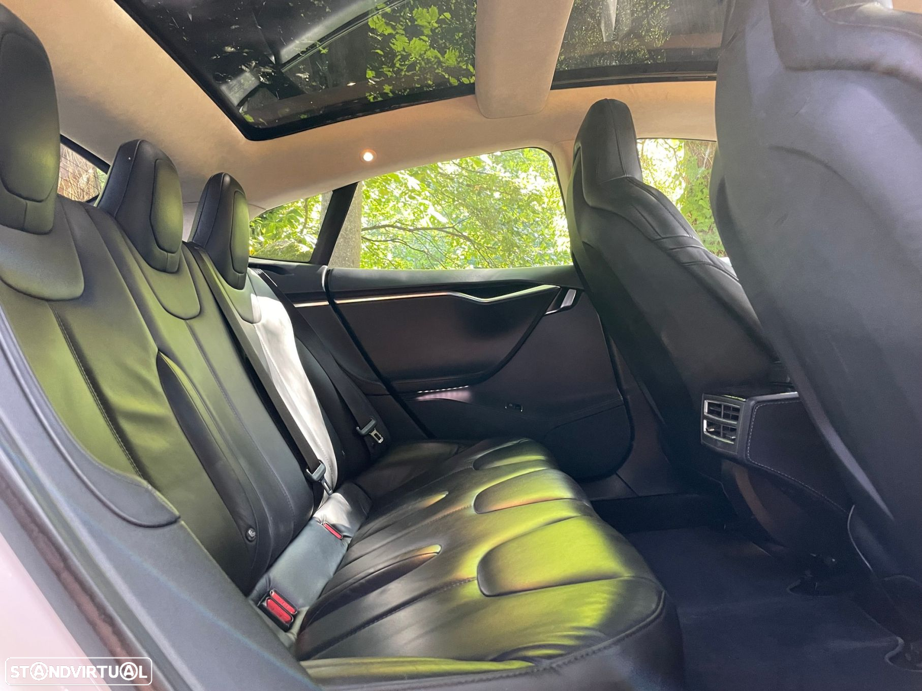 Tesla Model S 90D - 18