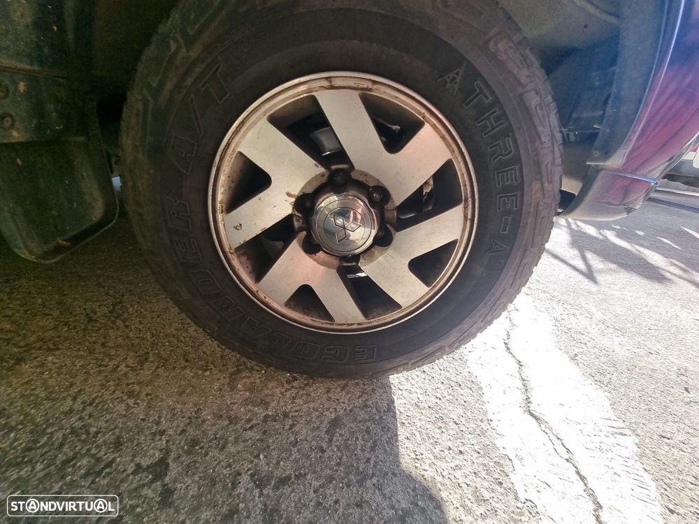 Mitsubishi Pajero Sport 2.5 TD GLS - 10