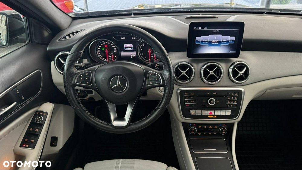 Mercedes-Benz GLA - 24