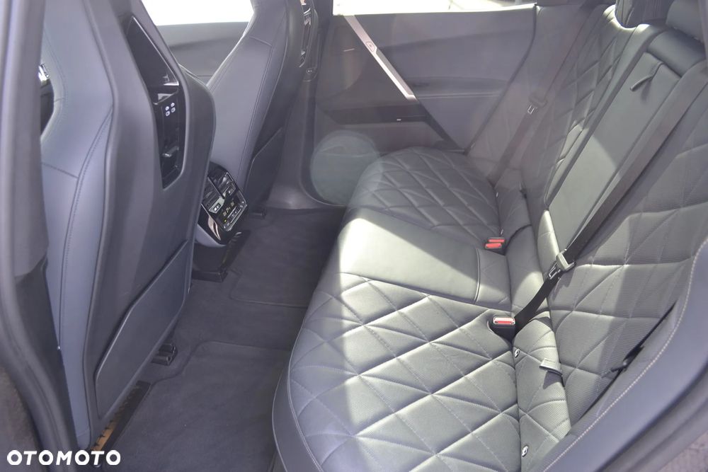 BMW iX xDrive40 - 10