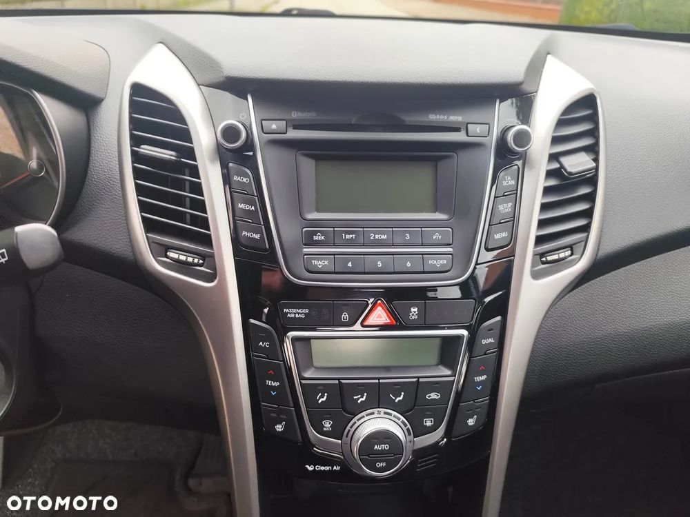 Hyundai i30 1.6 CRDi Automatik Trend - 14