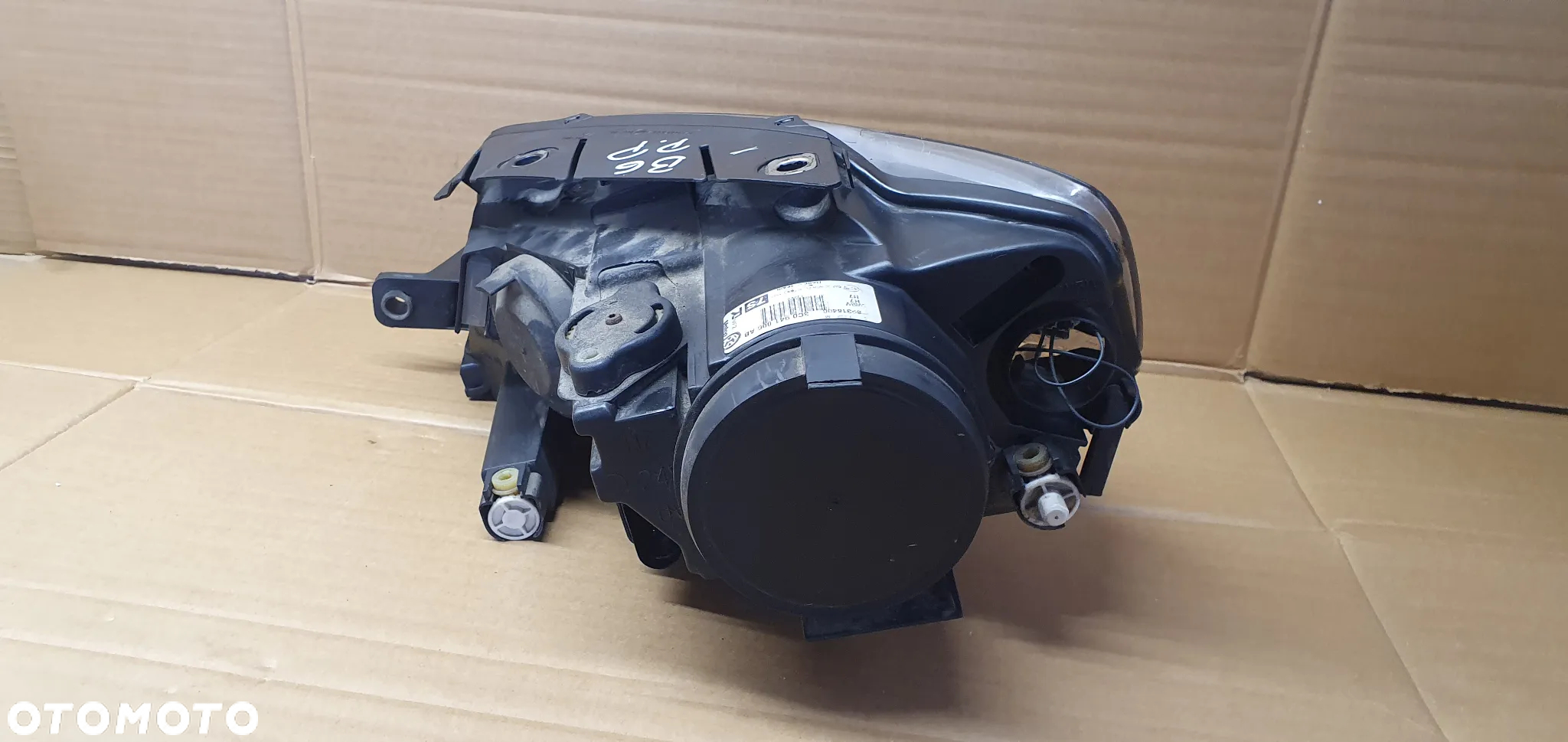 Lampa prawy przód przednia prawa VW Passat B6 3C0941006AB - 7