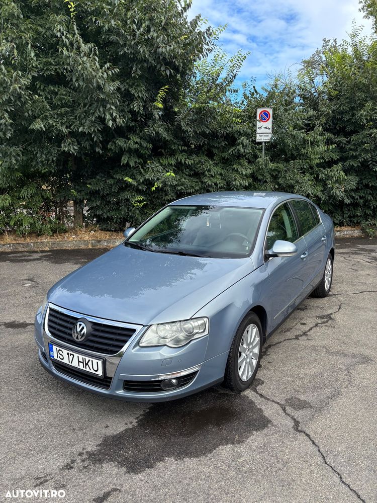 Volkswagen Passat - 1