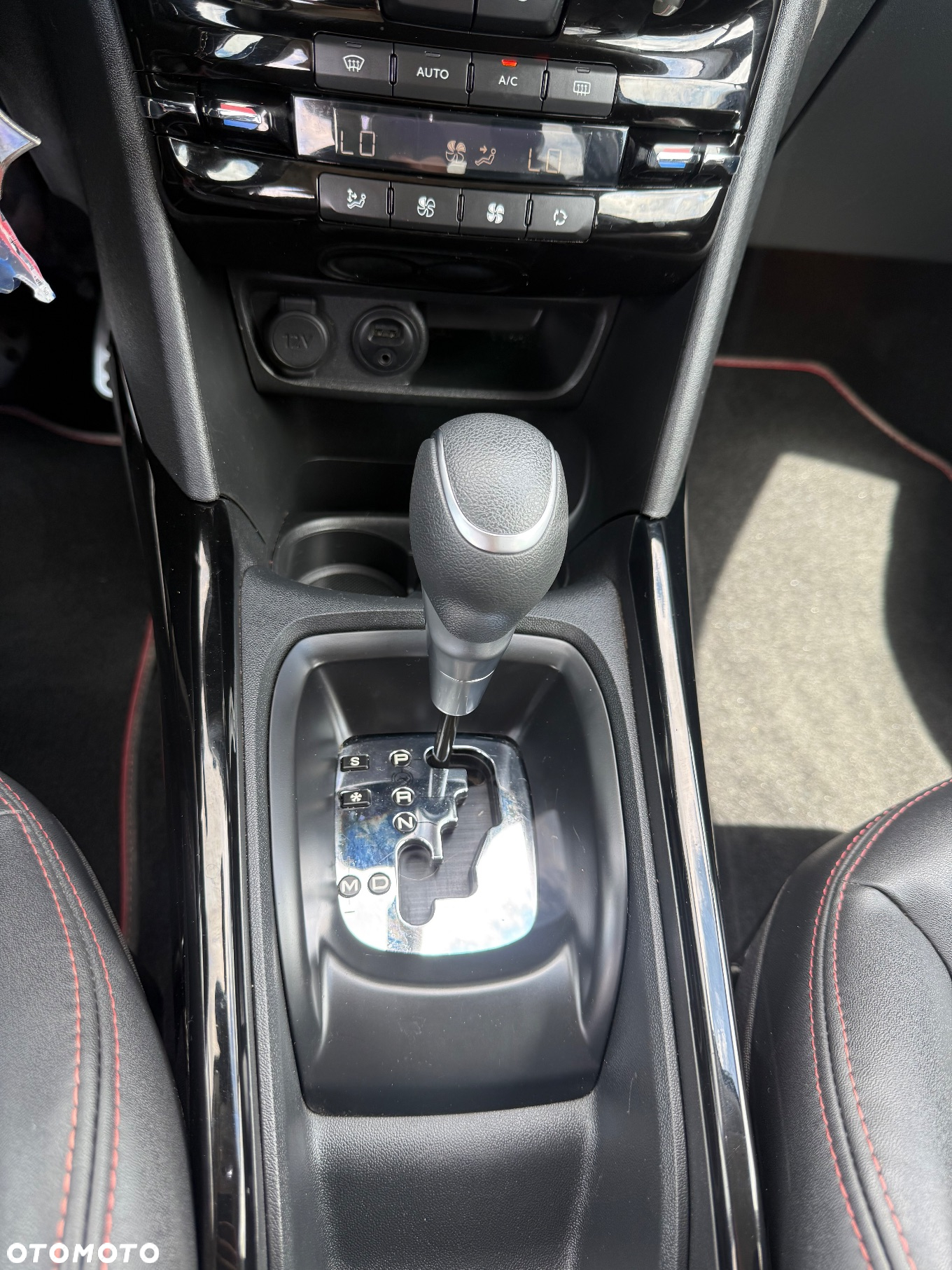 Peugeot 2008 1.2 PureTech GT Line S&S EAT8 - 17