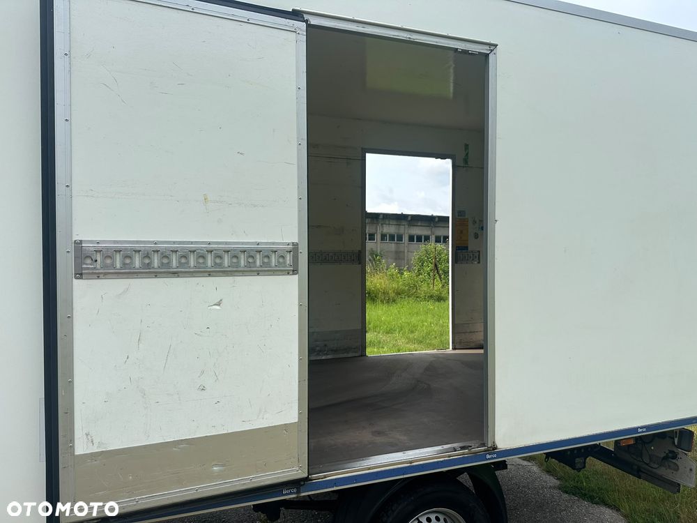 Iveco Daily 35-160 KONTENER+WINDA (udźwig 750kg) 2.3 diesel 156 kM automat 2021 DRZWI W KONTENERZE Z OBU STRON, WEBASTO, KAMERA COFANIA, GOTOWY DO PRACY! - 34