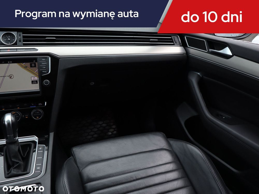 Volkswagen Passat - 10