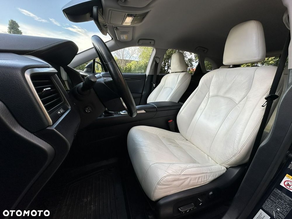 Lexus RX - 8