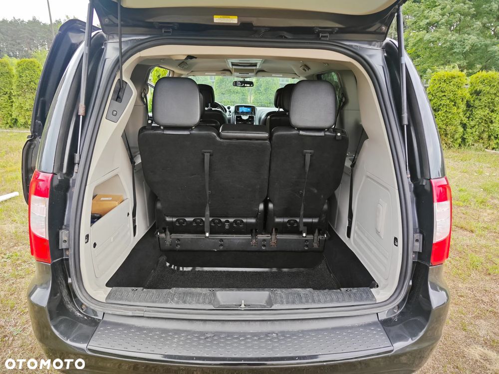 Chrysler Town & Country 3.6 Touring - 14