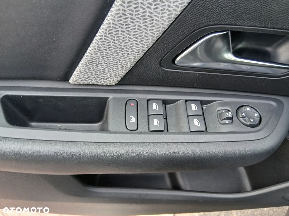 Citroën C4 1.2 PureTech Max S&S EAT8 - 16