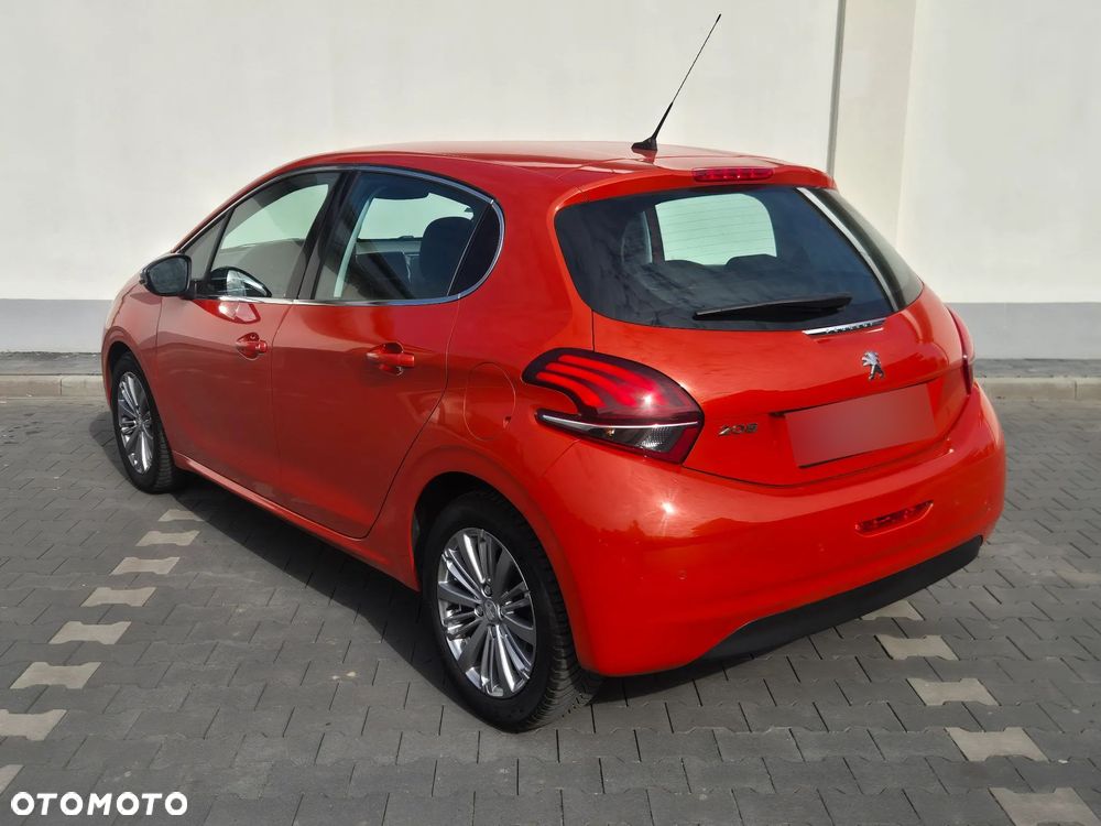 Peugeot 208 PureTech 110 Stop & Start Allure - 5