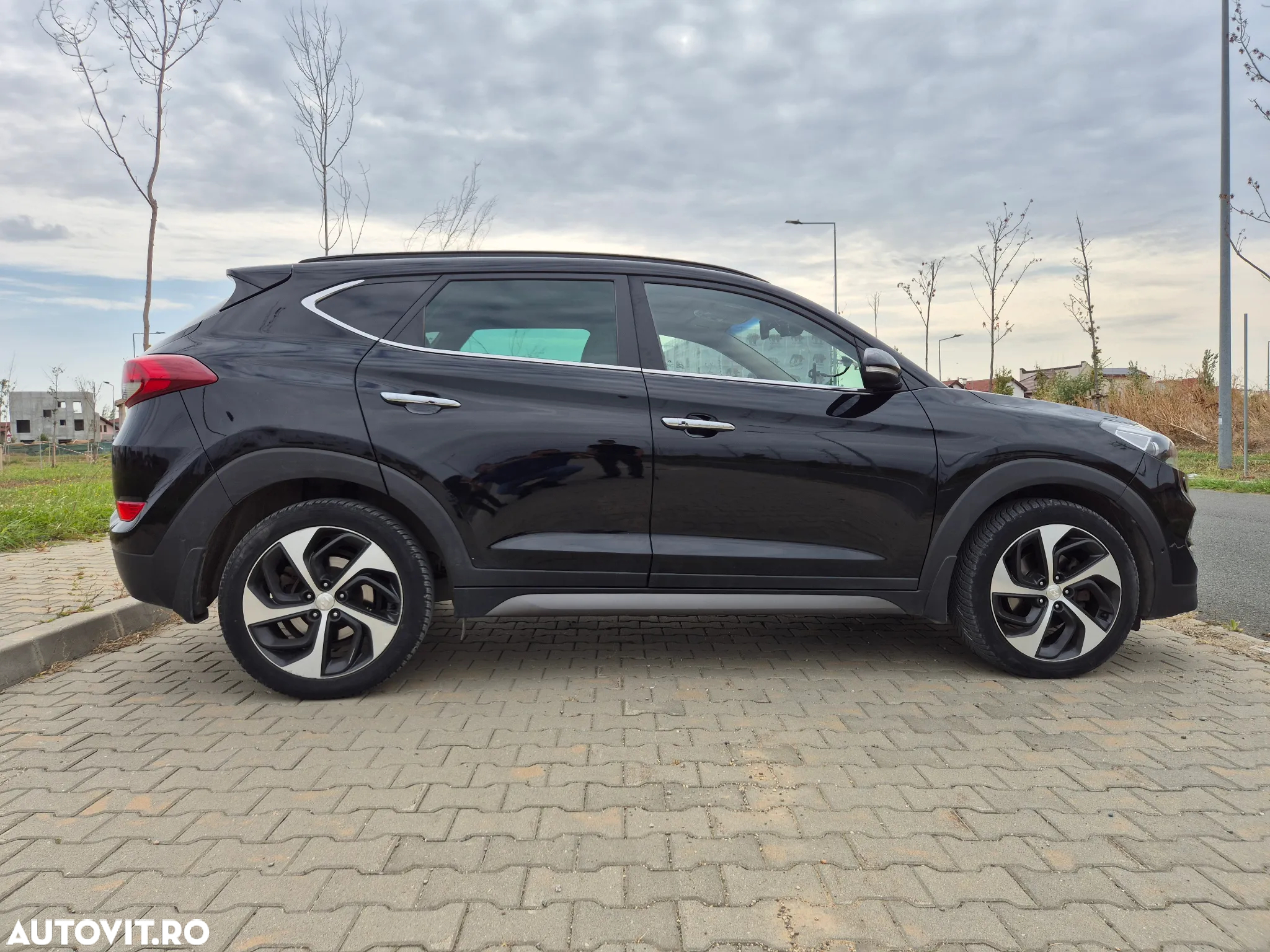 Hyundai Tucson 2.0 CRDI 4WD 6AT Luxury Pack+ - 17