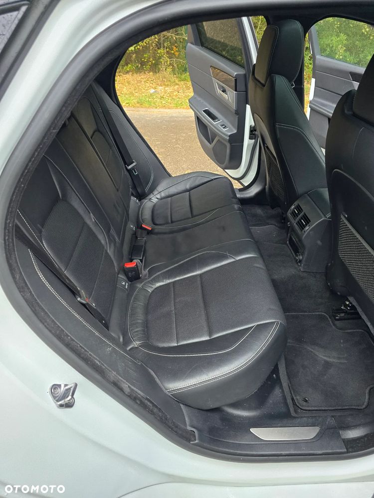 Jaguar XF 2.0 i4D AWD R-Sport - 22