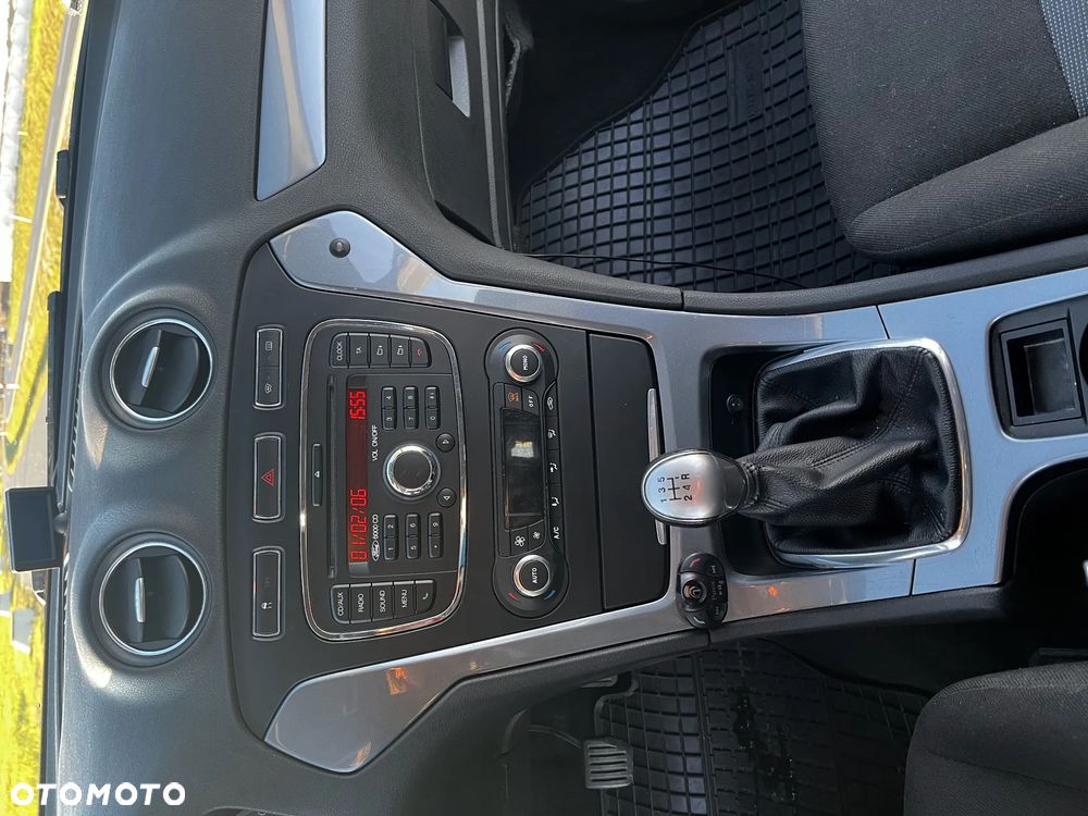 Ford Mondeo 2.0 Ambiente - 16