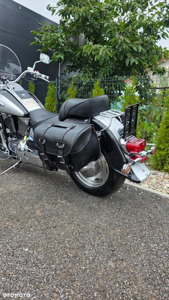Suzuki Intruder - 24