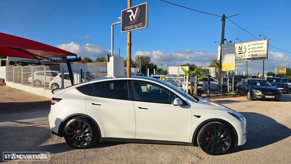 Tesla Model Y Performance Dual Motor AWD - 4