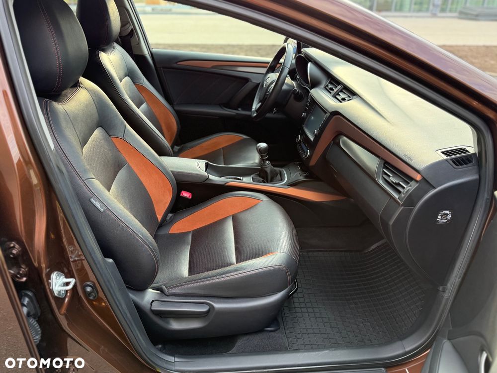 Toyota Avensis - 21