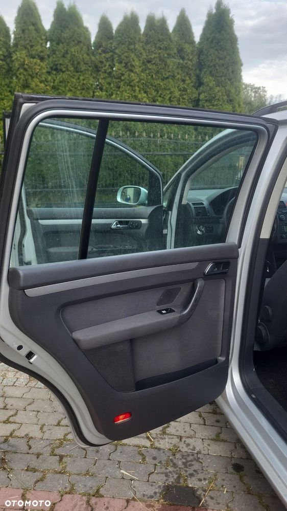 Volkswagen Touran 1.9 TDI Basis - 12