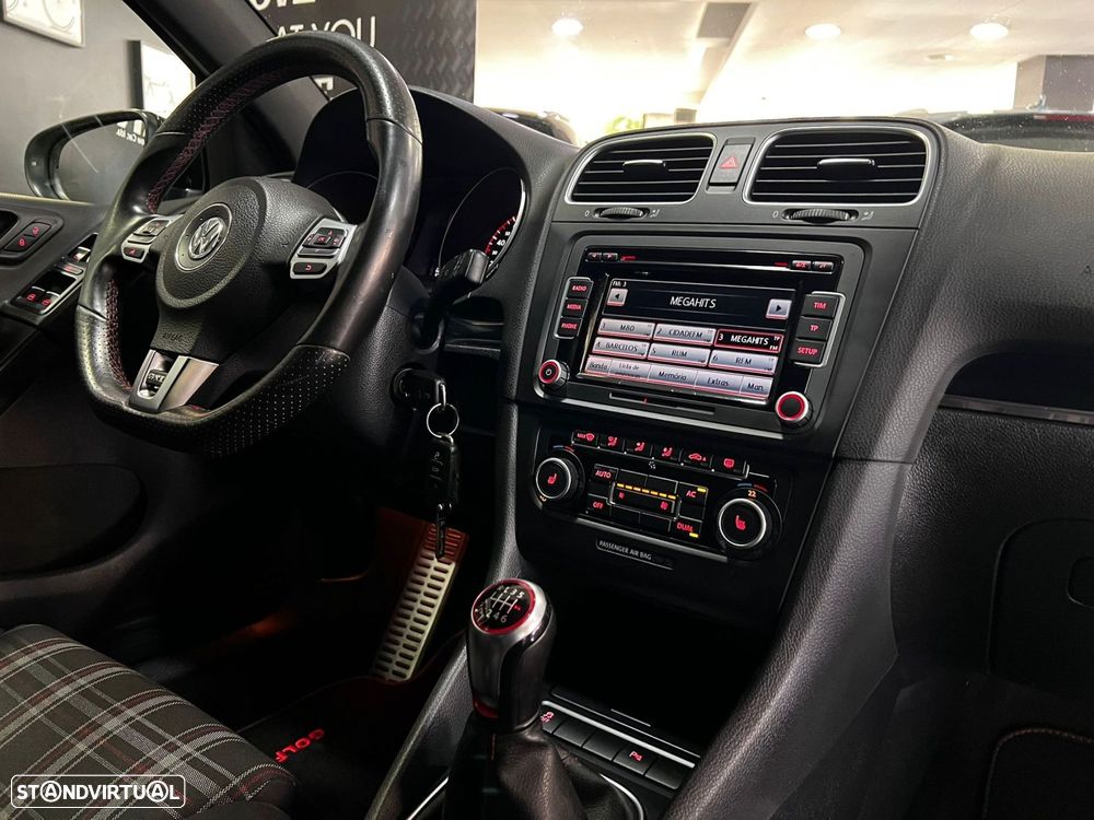 VW Golf 2.0 TSi GTI - 24