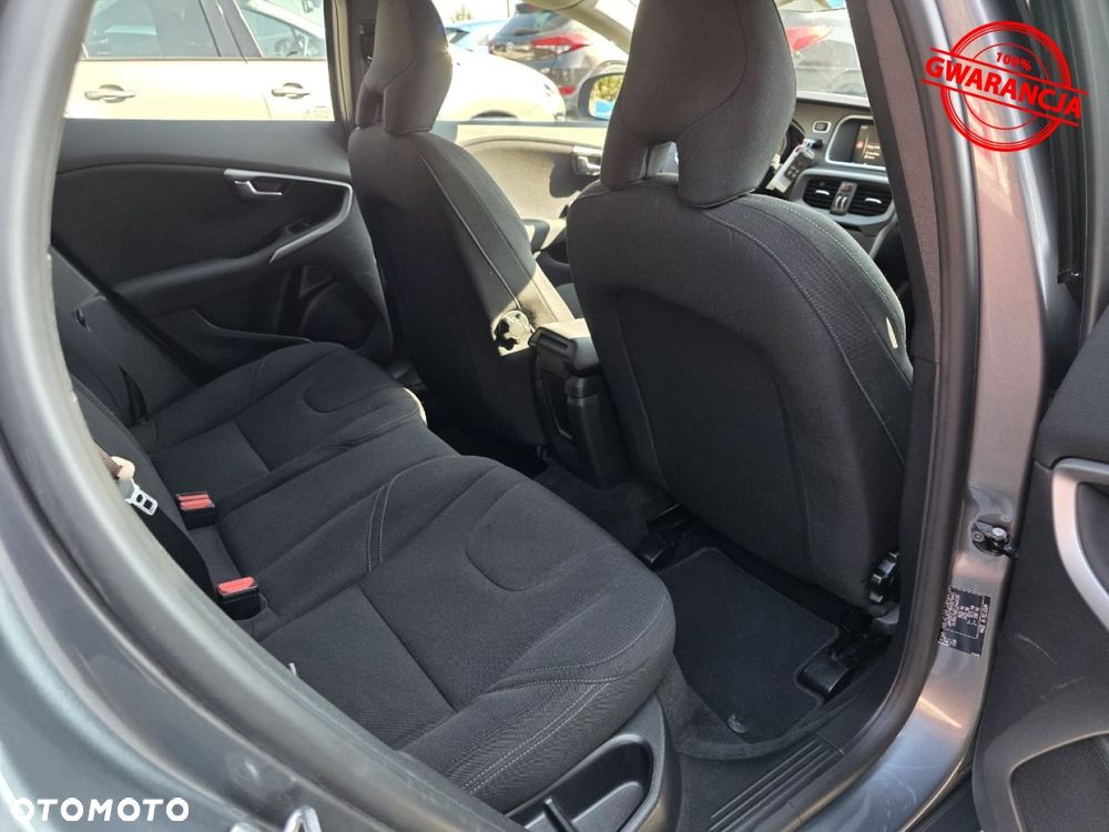 Volvo V40 - 24