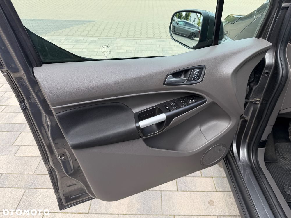 Ford Tourneo Connect Grand - 27