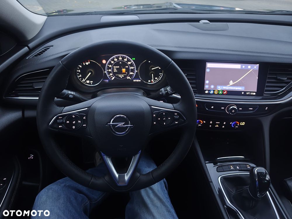 Opel Insignia - 35