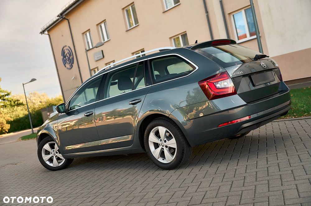 Skoda Octavia 1.6 TDI DSG Ambition - 3