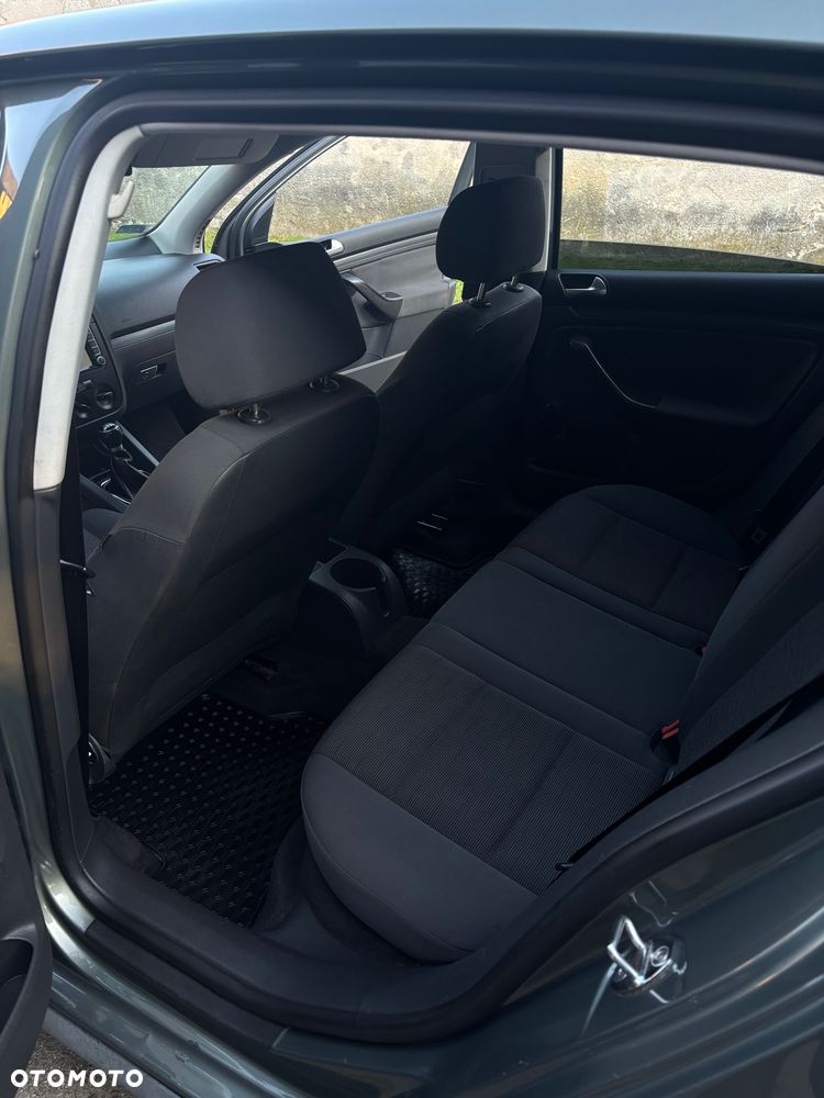 Volkswagen Golf - 8