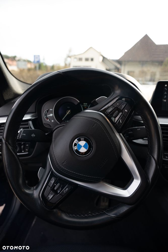 BMW Seria 5 520d xDrive M Sport sport - 3