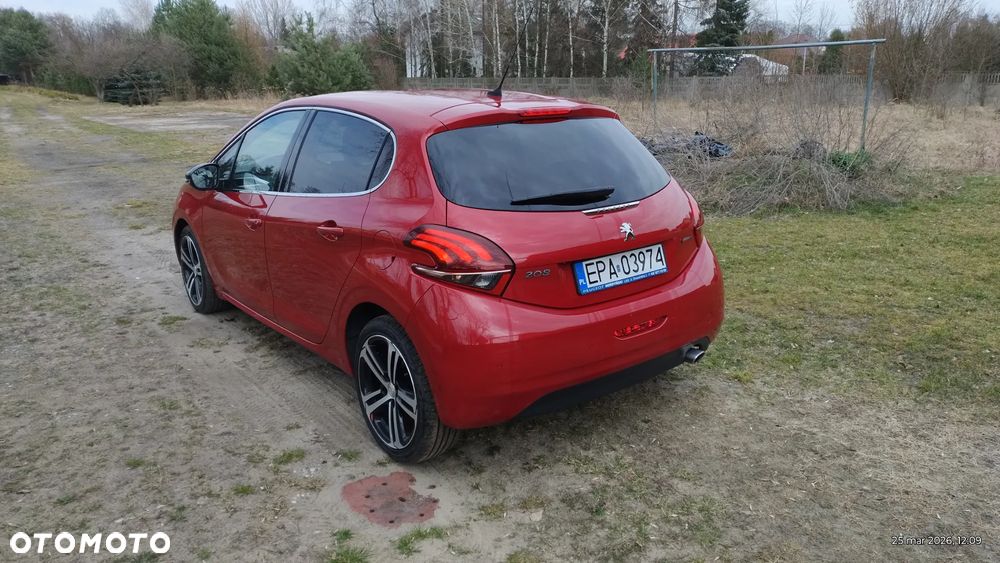 Peugeot 208 - 5