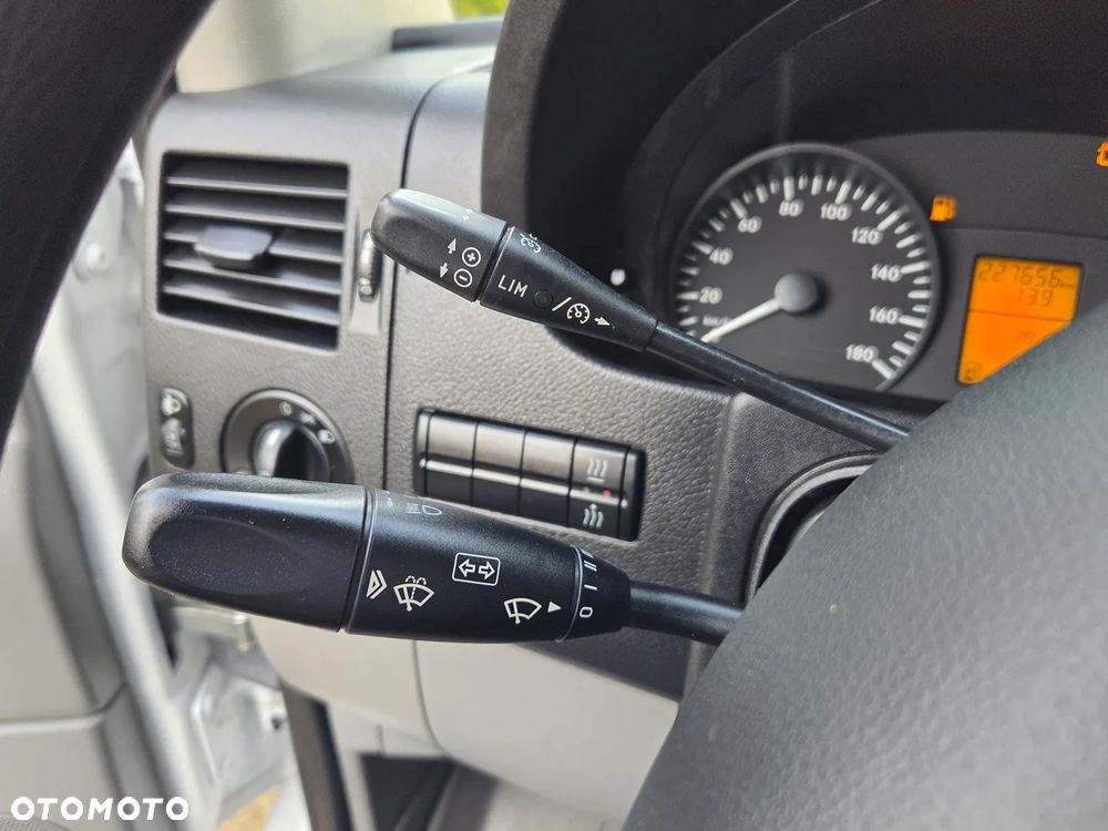 Mercedes-Benz Sprinter - 32