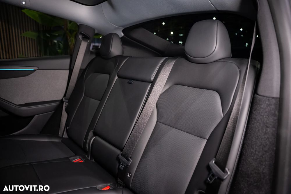 Tesla Model Y Long Range RWD - 31