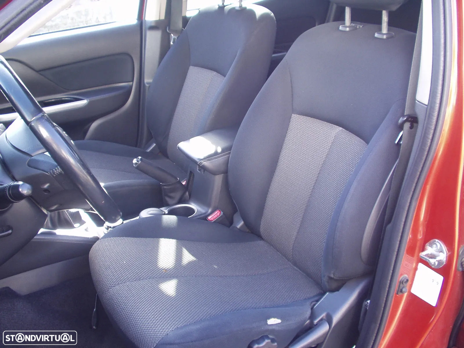 Mitsubishi L200 2.3 DI-D CD Invite Strakar Look 4WD - 5