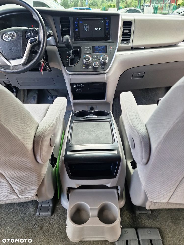 Toyota Sienna - 36